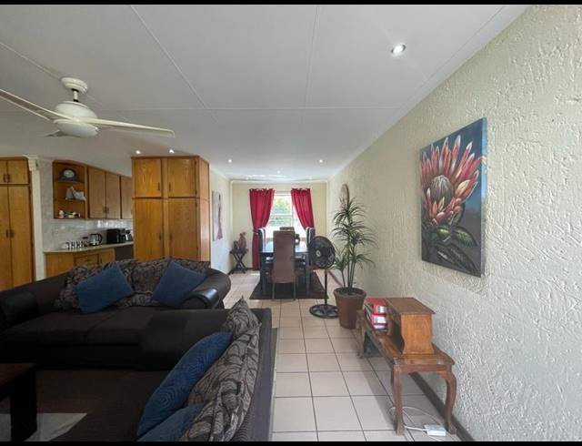 3 BEDROOM TOWNHOUSE FOR SALE IN VANDERBIJLPARK SW 5